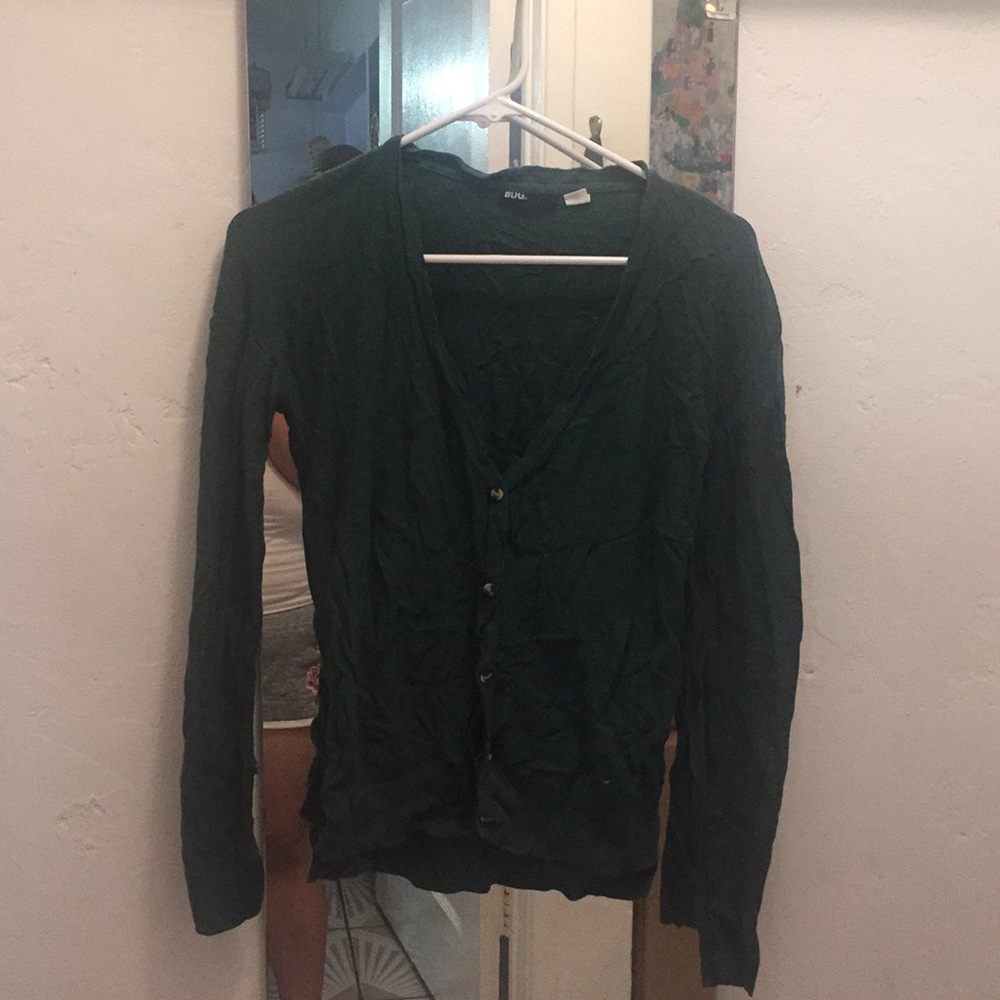 Green sweater with buttons